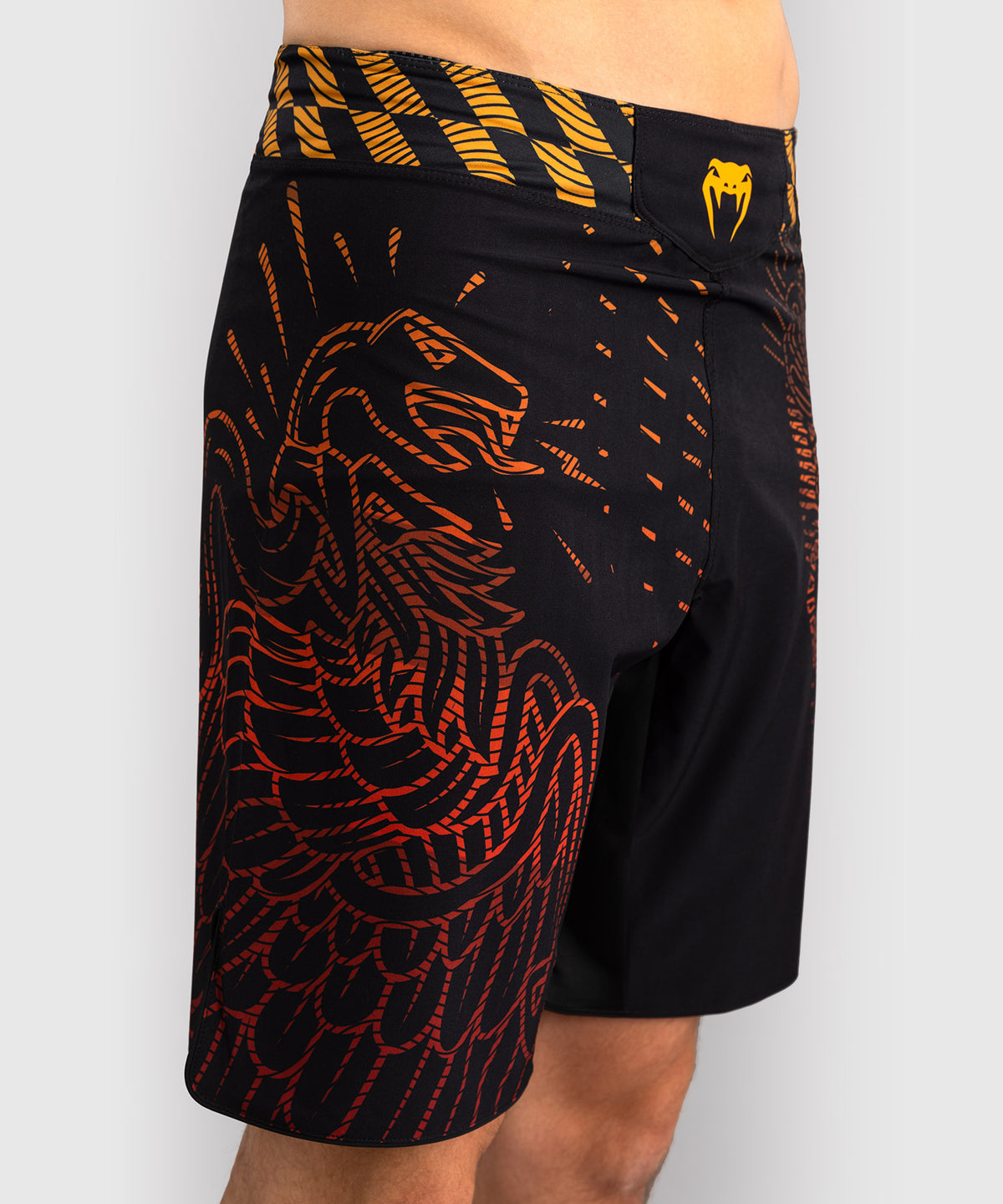 Venum Quetzal Fury Fightshorts - Schwarz/Fury Rot/Tangerine