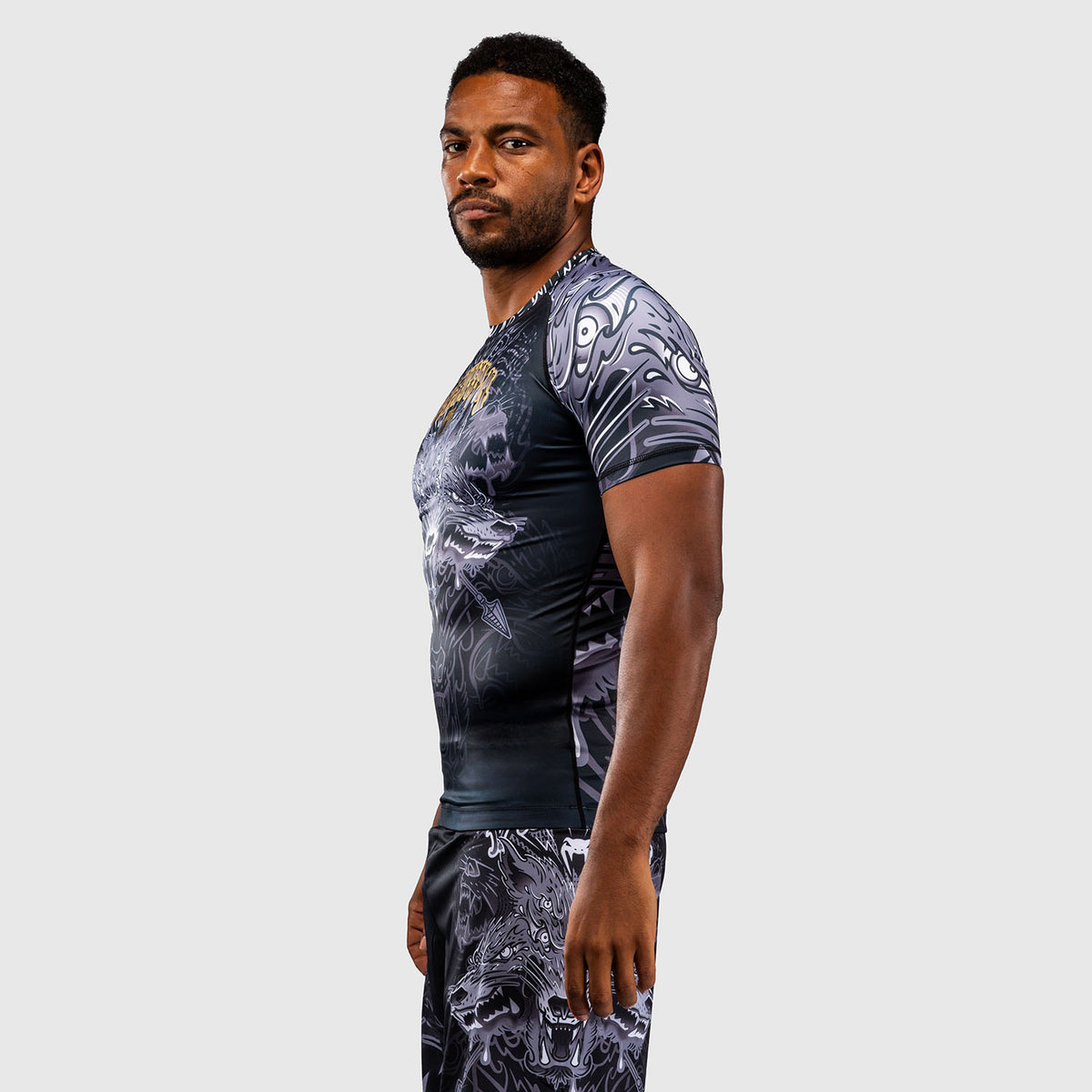 Venum Wolf Atak Rashguard Manga Corta – Negro/Gris