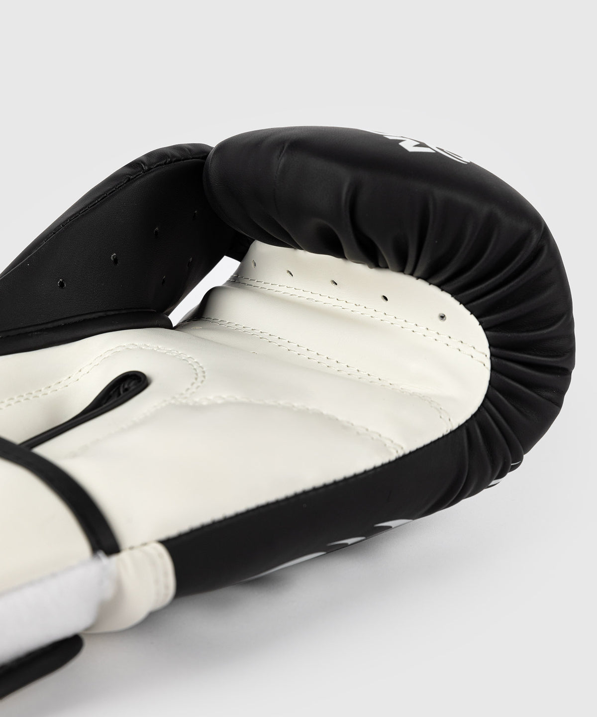 Venum Giant 2.0 Mike Tyson Pro Boxhandschuhe - Tiefschwarz/Optisch Weiß