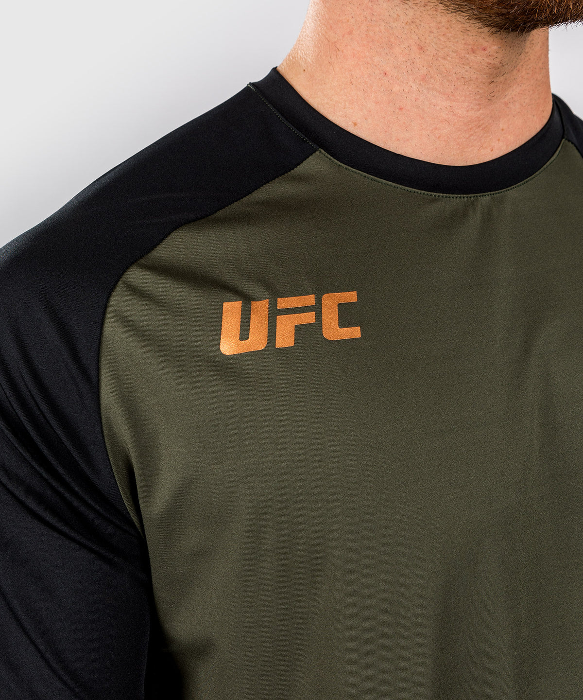UFC Adrenaline by Venum Fight Week Dry-tech-T-Shirt für Männer - Khaki/Bronze