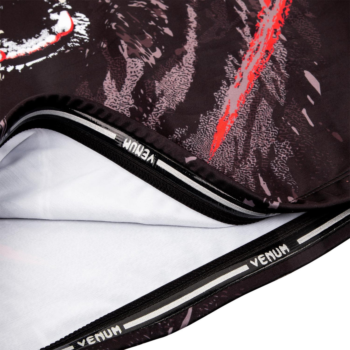 Rashguard Venum Grizzly  - Mangas Cortas– Negro/Blanco