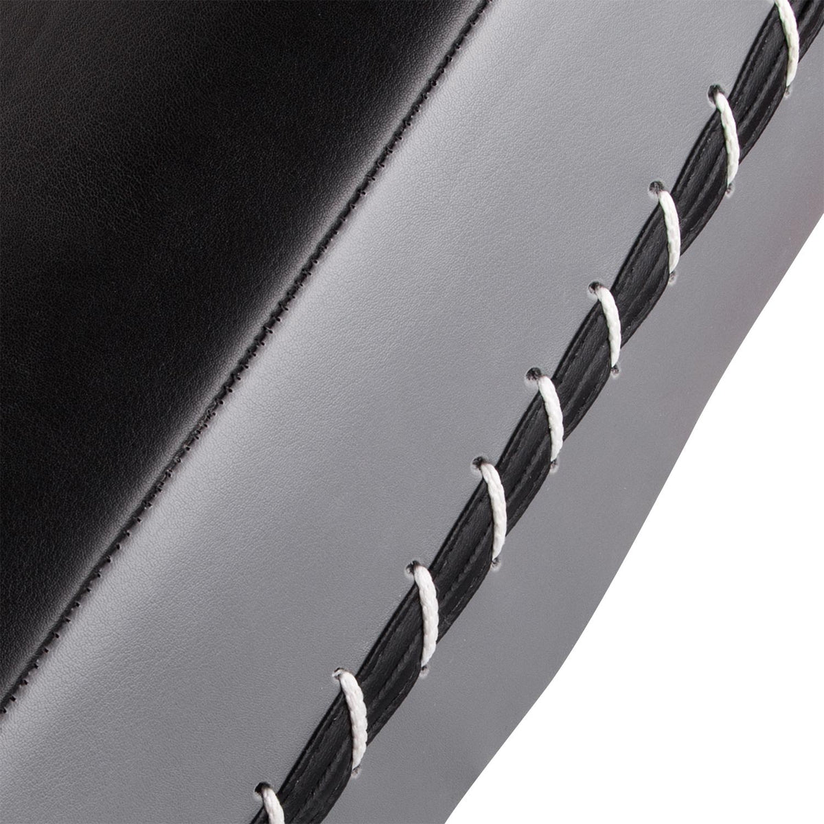 Ringhorns Charger by Venum Strike Shield – Nero