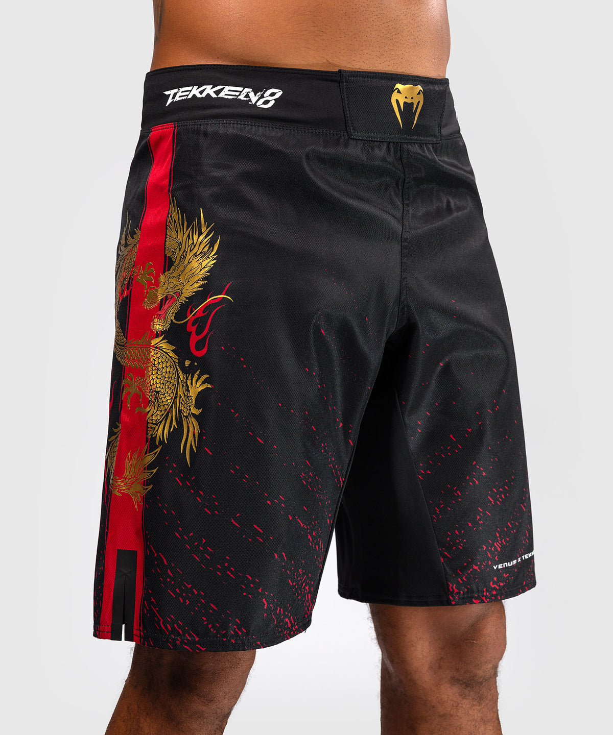 Venum x TEKKEN 8 - Marshall Law Fight Shorts - Schwarz/Rot/Gold
