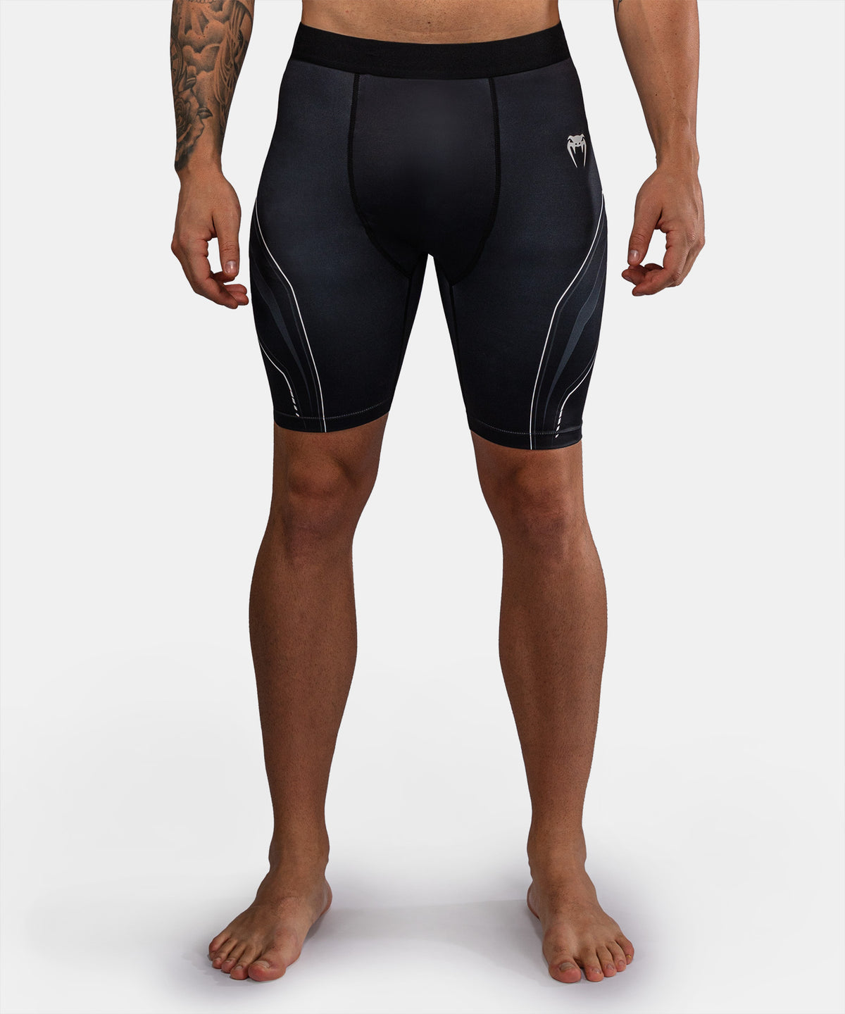 Venum Streamline Vale Tudo Shorts – Schwarz/Weiß