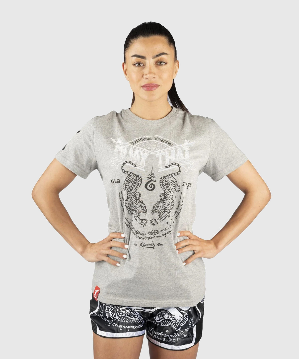 T-shirt 8 Weapons Sak Yant Tigers - Gris