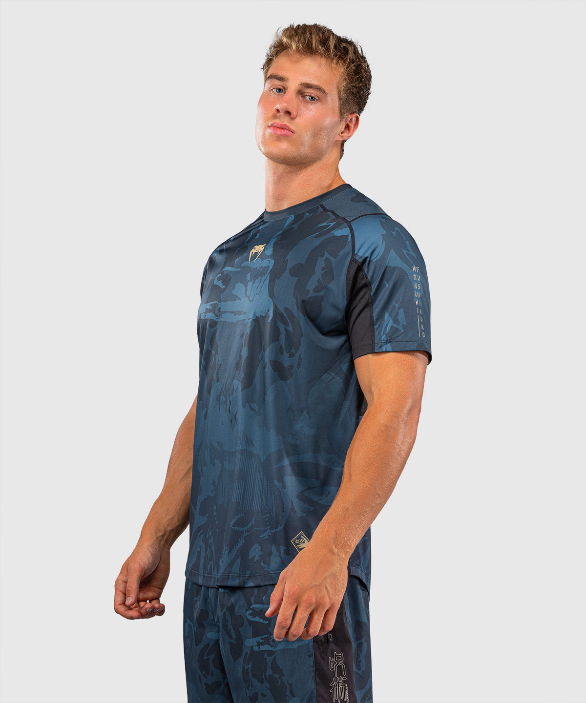 Jujutsu Kaisen x Venum Fushiguro Camiseta Dry-Tech – Azul Océano