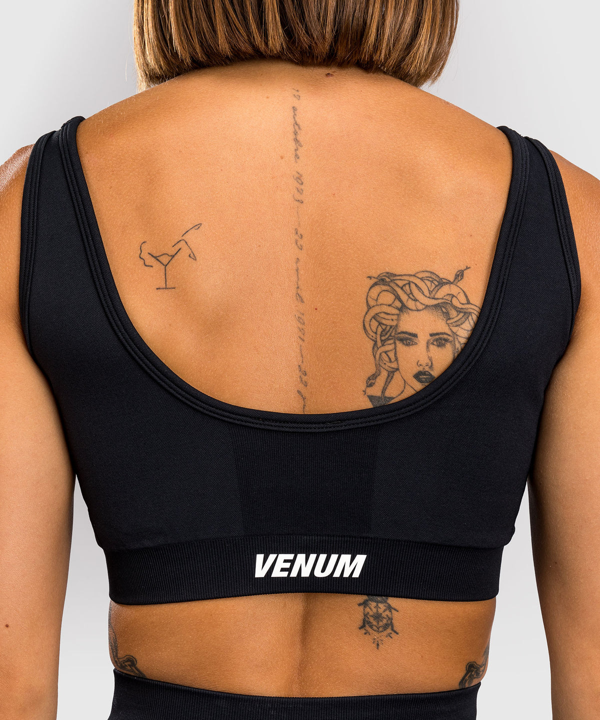 Venum Sculpt Sujetador Deportivo Largo – Negro/Blanco
