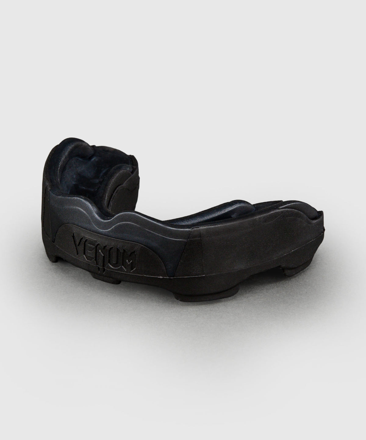 Protège-dents Venum Predator – Noir/Noir/Rouge