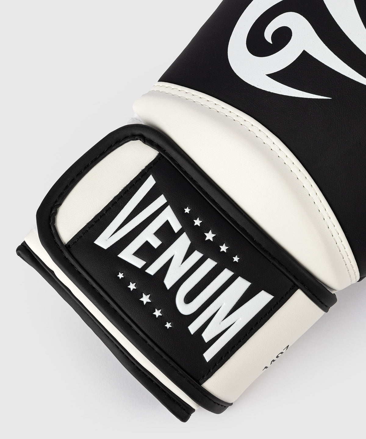 Venum Giant 2.0 Mike Tyson Pro Boxhandschuhe - Tiefschwarz/Optisch Weiß