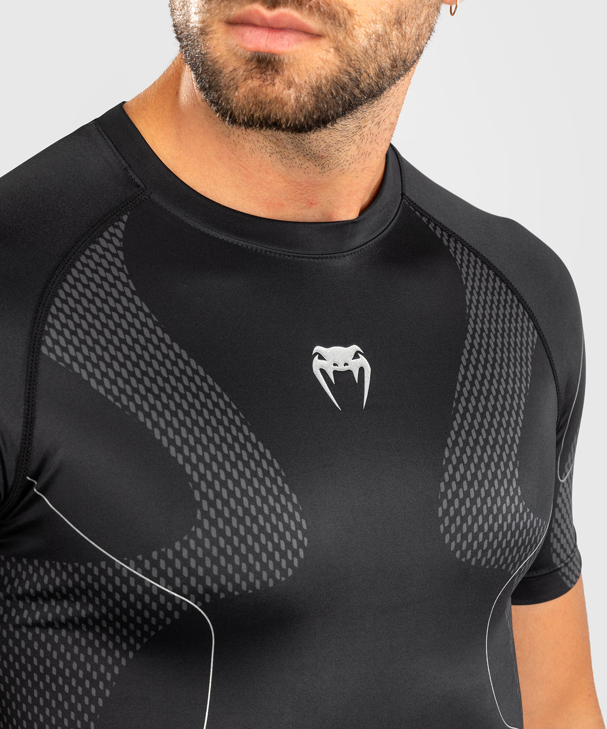 Venum Nexus Kurzarm Rashguard – Schwarz/Silber