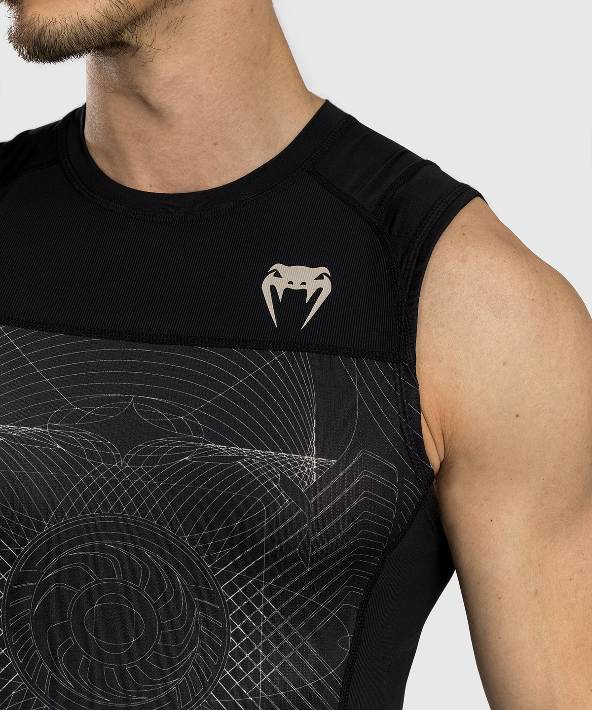 Venum G-Fit Air Rashguard sin Mangas para Hombre - Negro Profundo/Arena del desierto