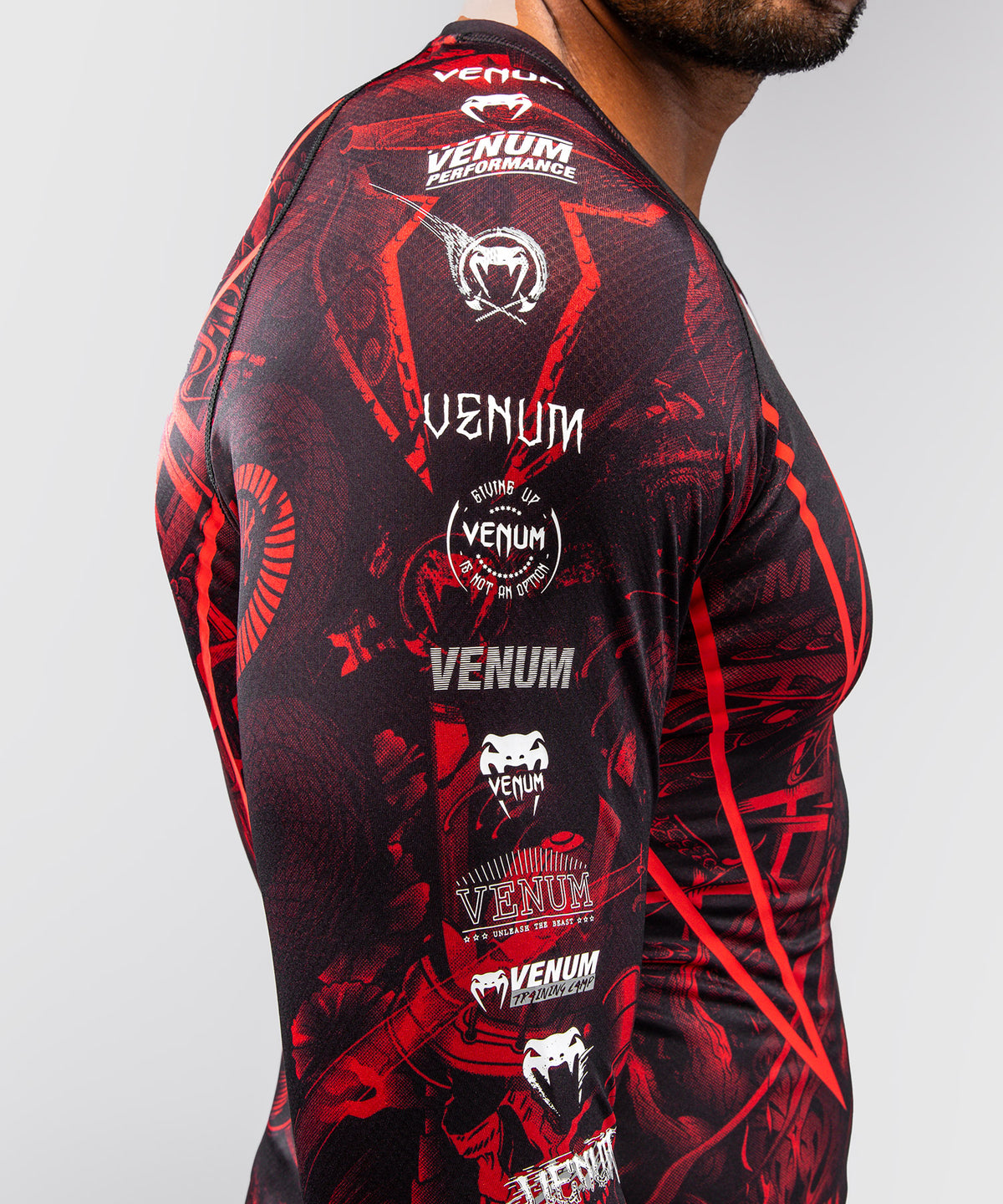 Venum 20th Anniversary Rashguard Manga Larga - Negro/Rojo