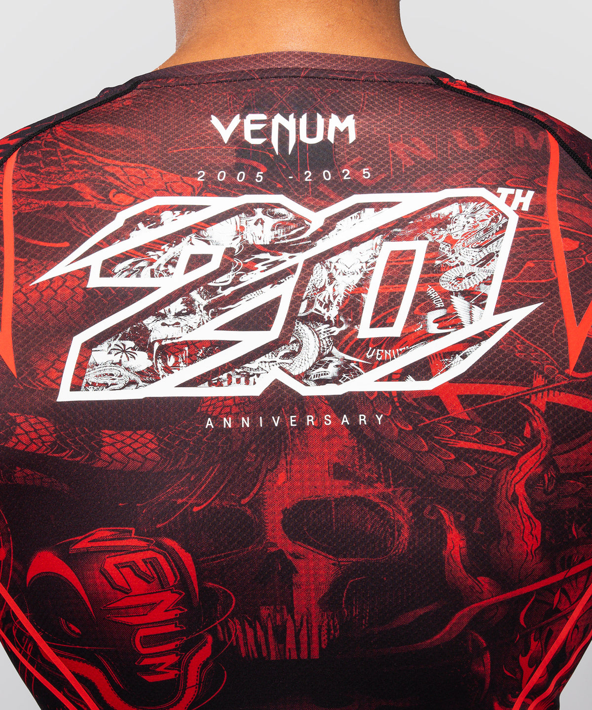 Venum 20th Anniversary Rashguard Manga Larga - Negro/Rojo
