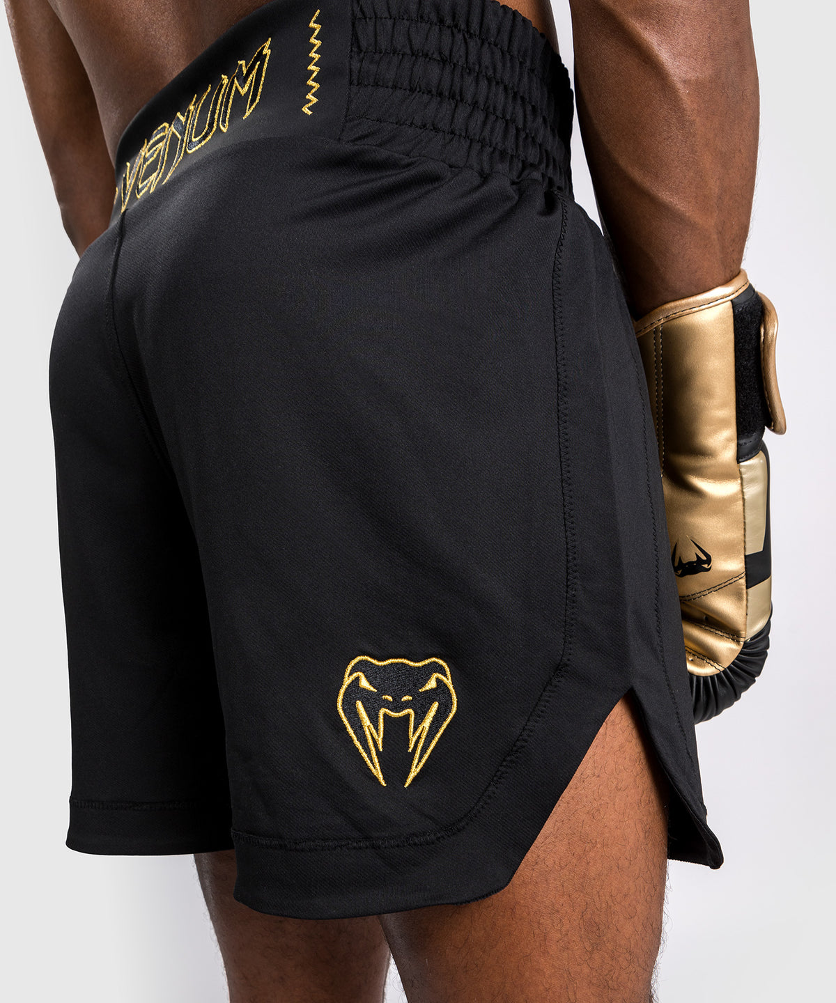 Venum Classic Short de Boxeo - Negro/Dorado