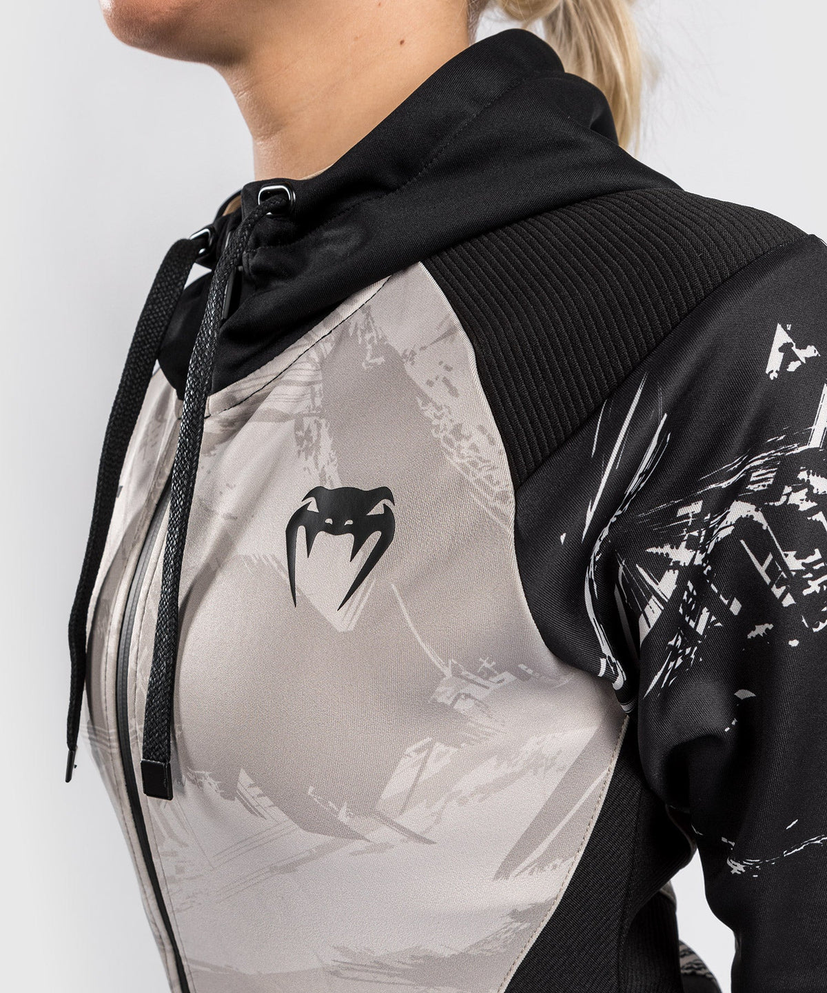 Sweatshirt Zippé pour Femmes UFC Venum Authentic Fight Week 2.0 - Noir/Sable