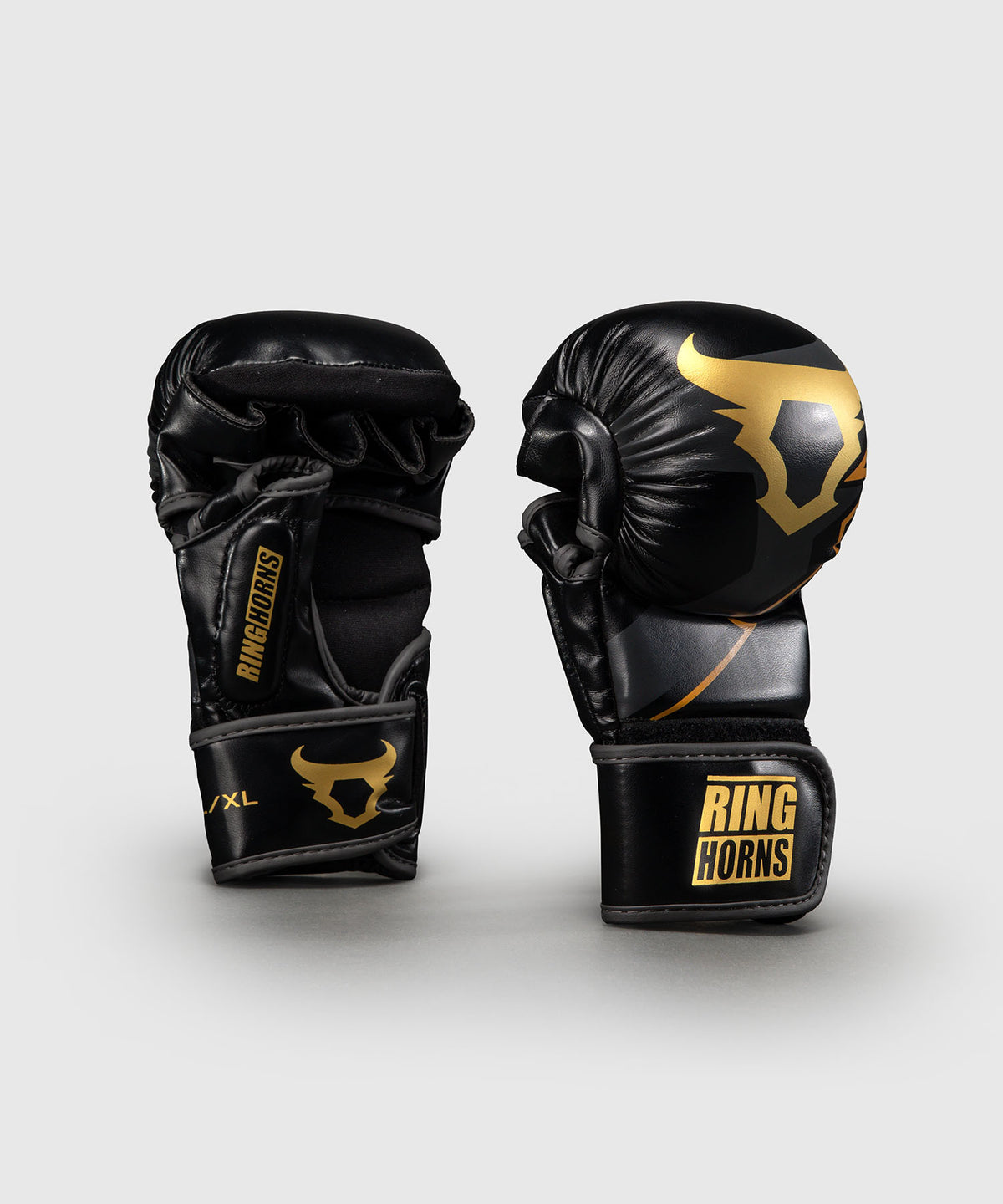 Ringhorns Charger by Venum Guantes de sparring MMA - Negro/Dorado