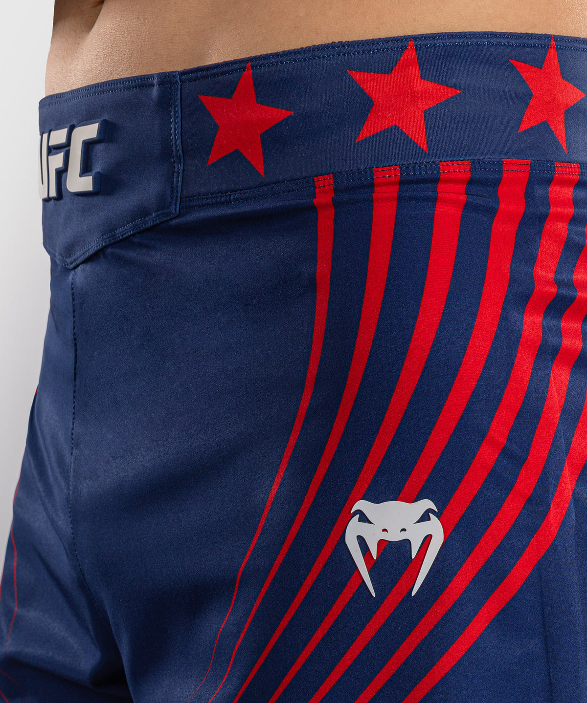 Official UFC Freedom 250 by Venum Authentic Fight Night Fight Shorts de ajuste largo para hombre - Azul