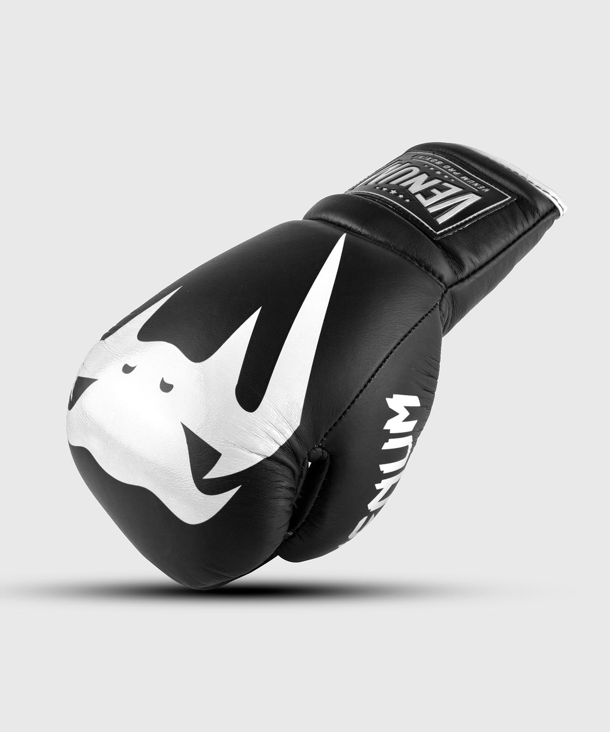 Venum Giant 2.0 Pro Boxing Gloves - With Laces