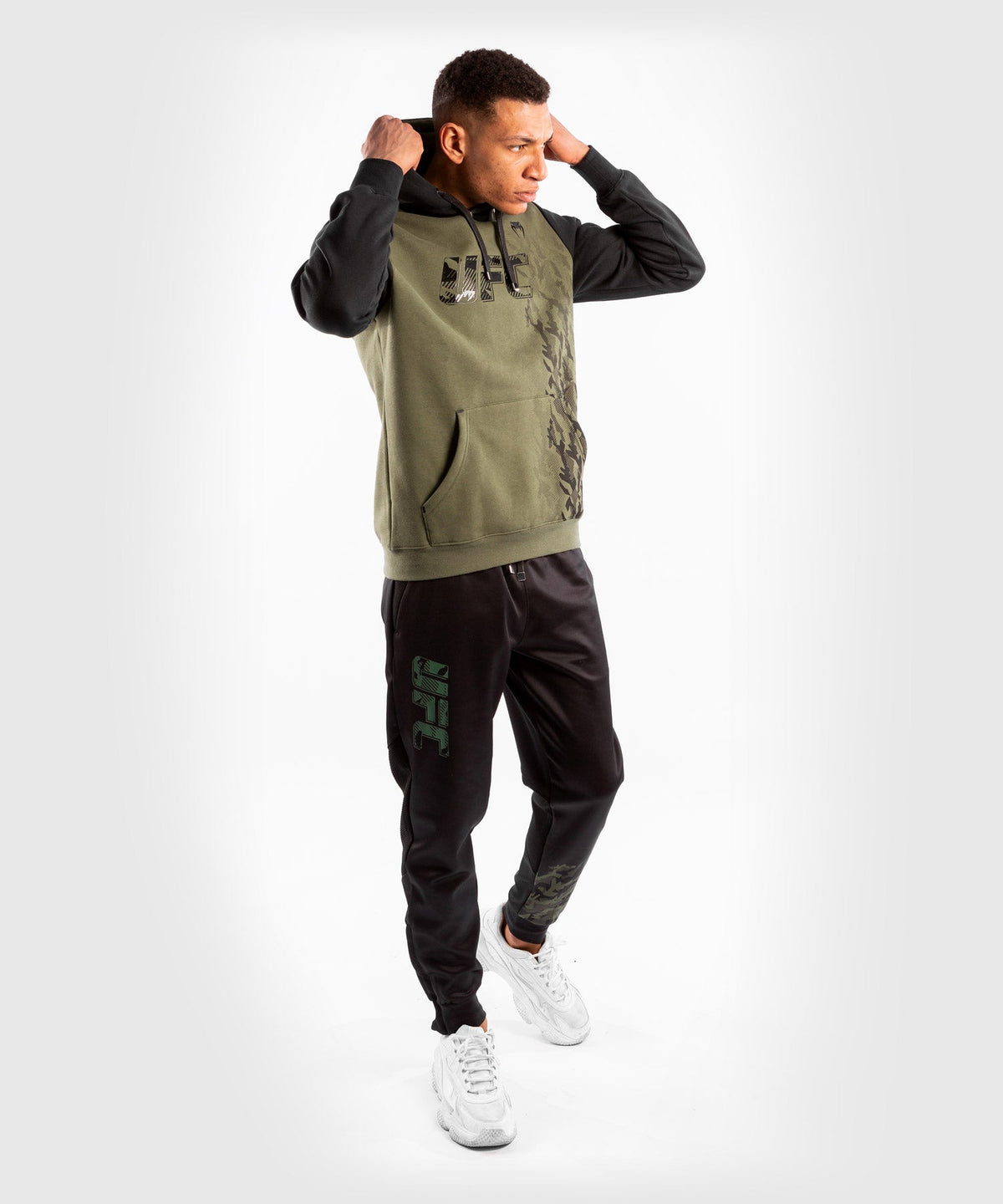 Sweatshirt à Capuche Homme UFC Venum Authentic Fight Week - Kaki