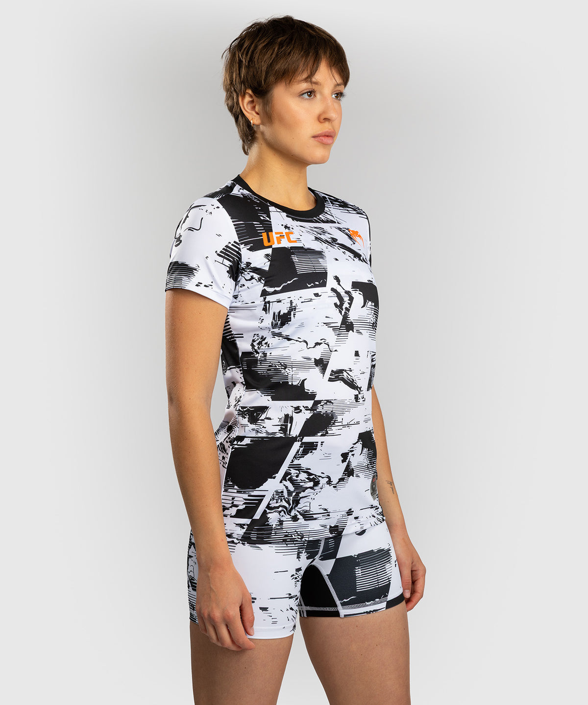 UFC Zenith by Venum Authentic Fight Week Camiseta de manga corta Performance Mujer - Blanco