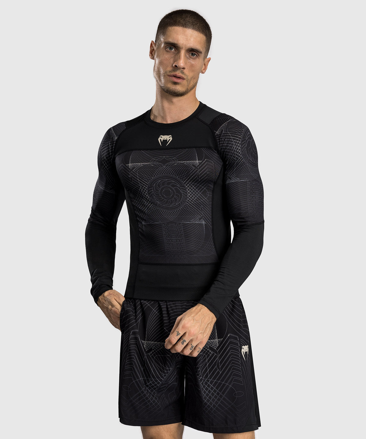 Rashguard à Manches Longues Venum G-Fit Air pour Hommes - Noir Intense/Sable Désert