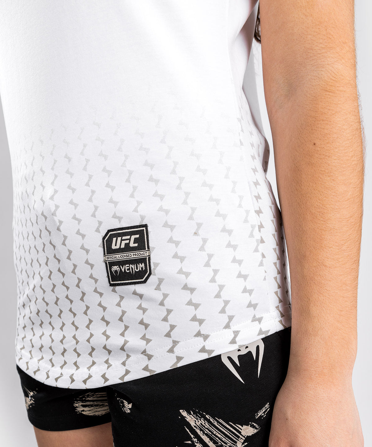 Camiseta UFC Venum Authentic Fight Week 2.0 - Para mujer - Blanco