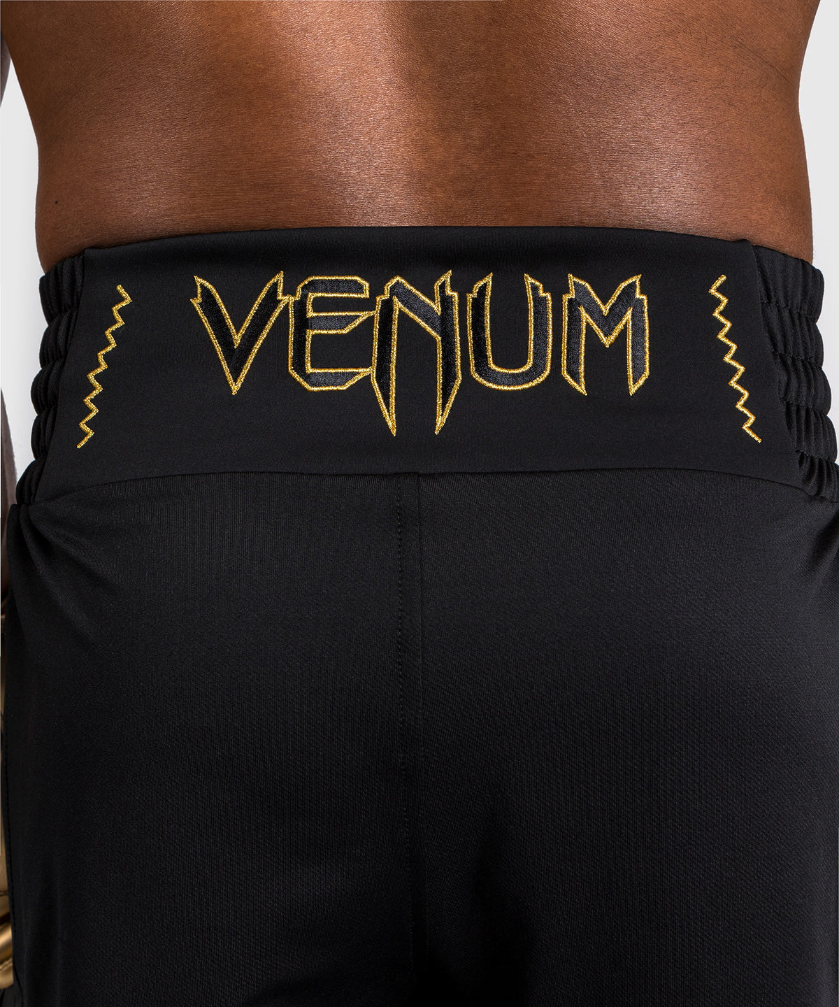 Venum Classic Short de Boxeo - Negro/Dorado