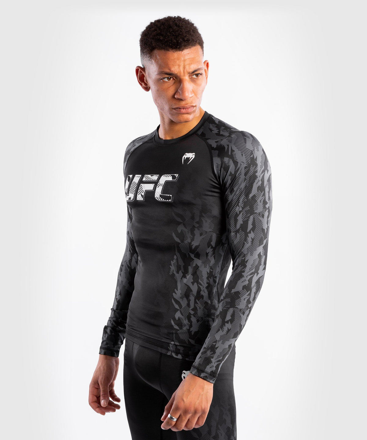 T-shirt de Compression Manches Longues Homme UFC Venum Authentic Fight Week - Noir