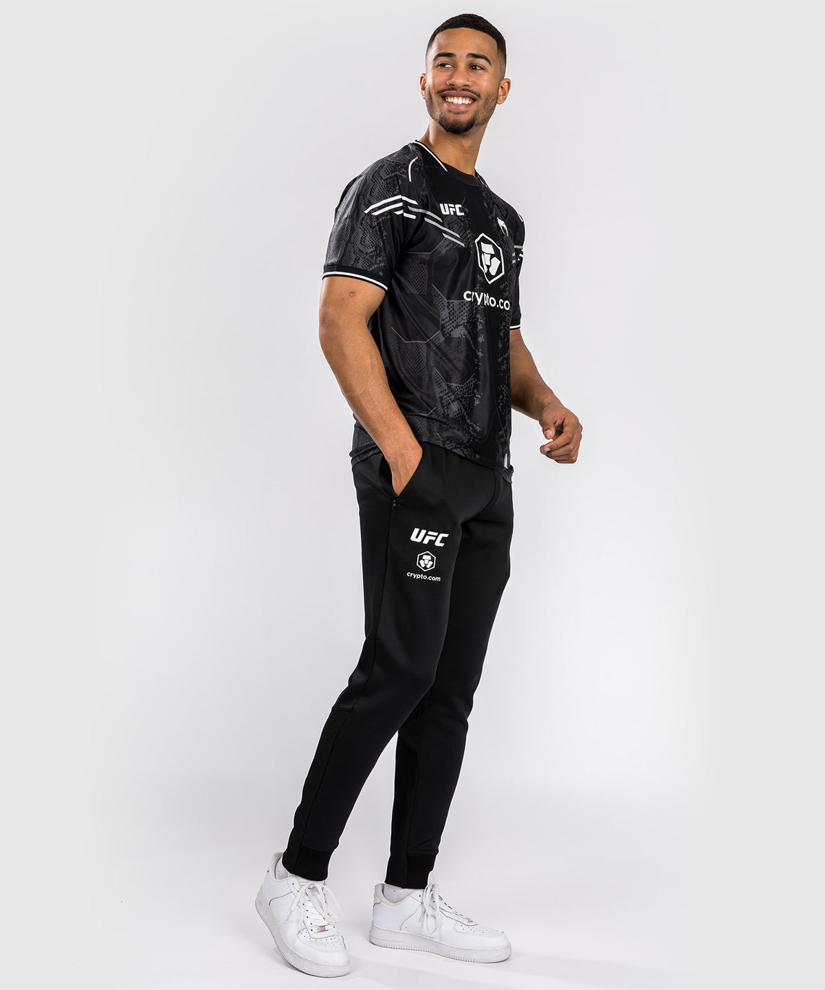 UFC Adrenaline by Venum Authentic Fight Night Herren Walkout Hose - Schwarz