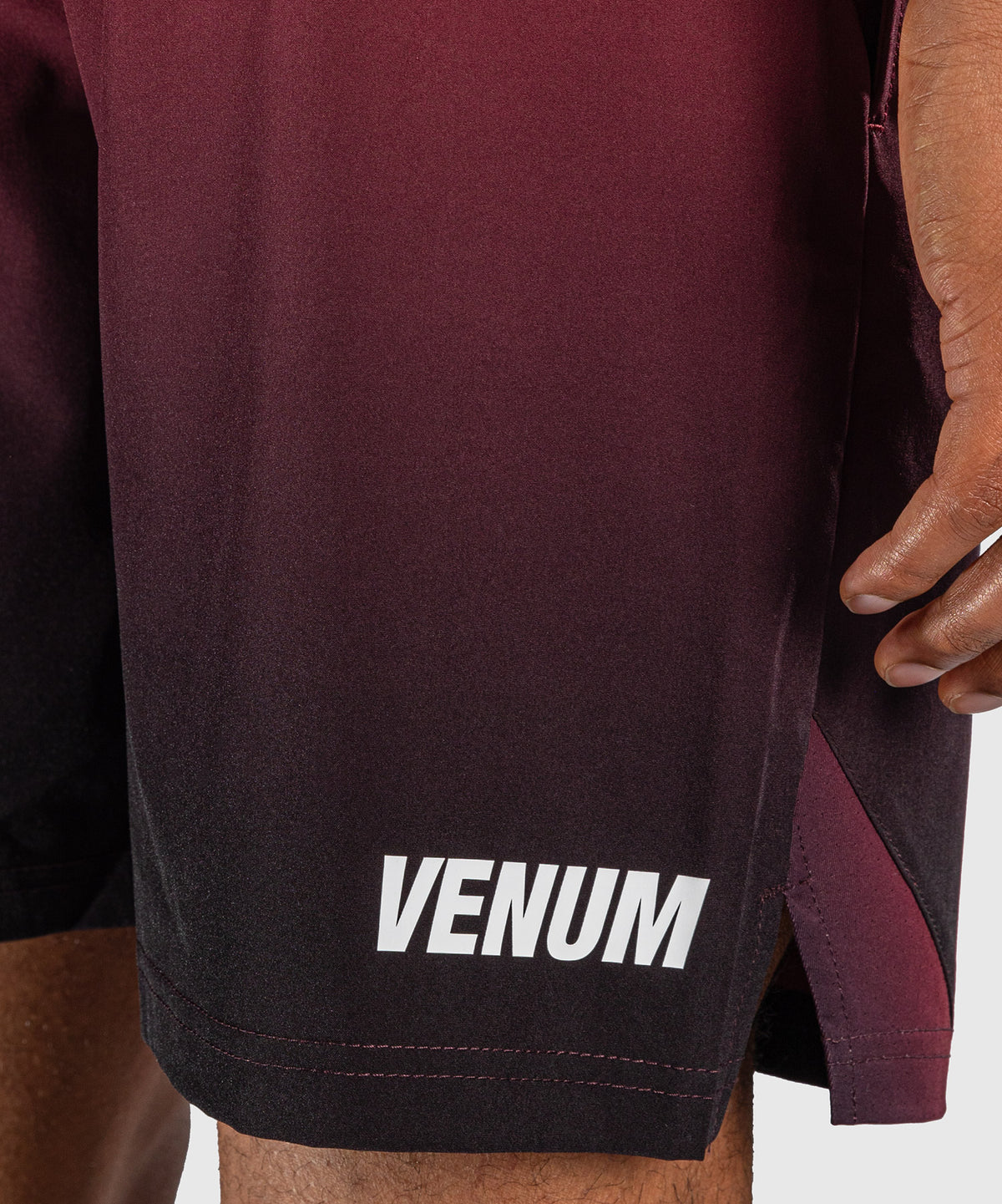 Venum Giant Shift Pantaloncini da allenamento - Nero/Rosso