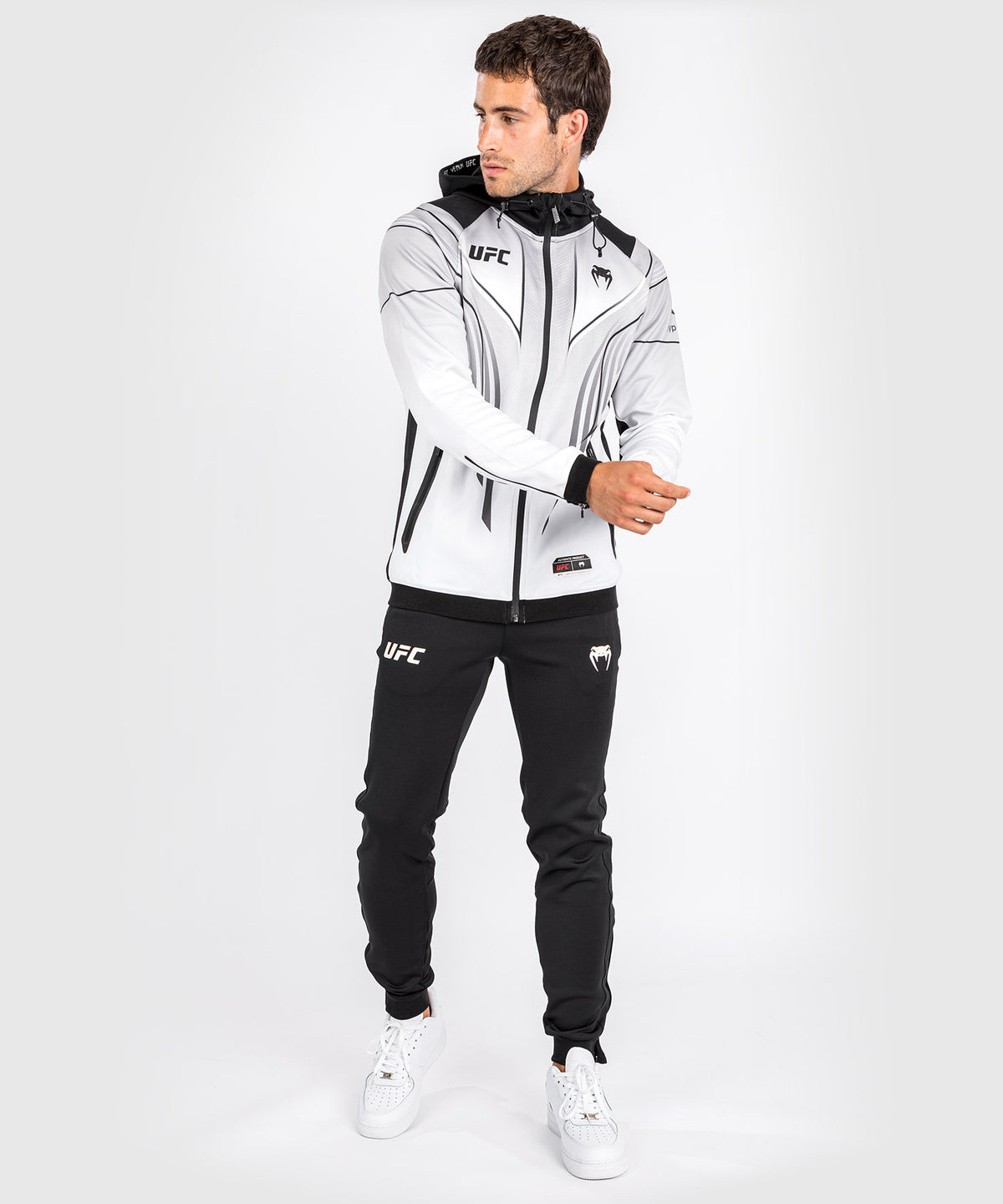 UFC Venum Authentic Fight Night 2.0 Männer Walkout Hoodie - weiß