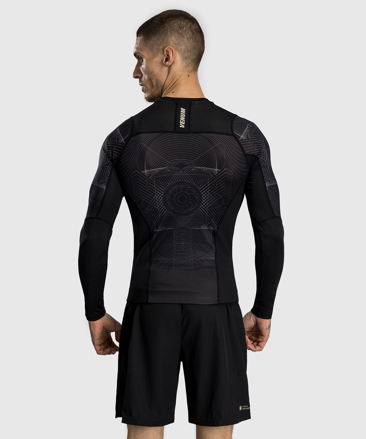 Rashguard à Manches Longues Venum G-Fit Air pour Hommes - Noir Intense/Sable Désert