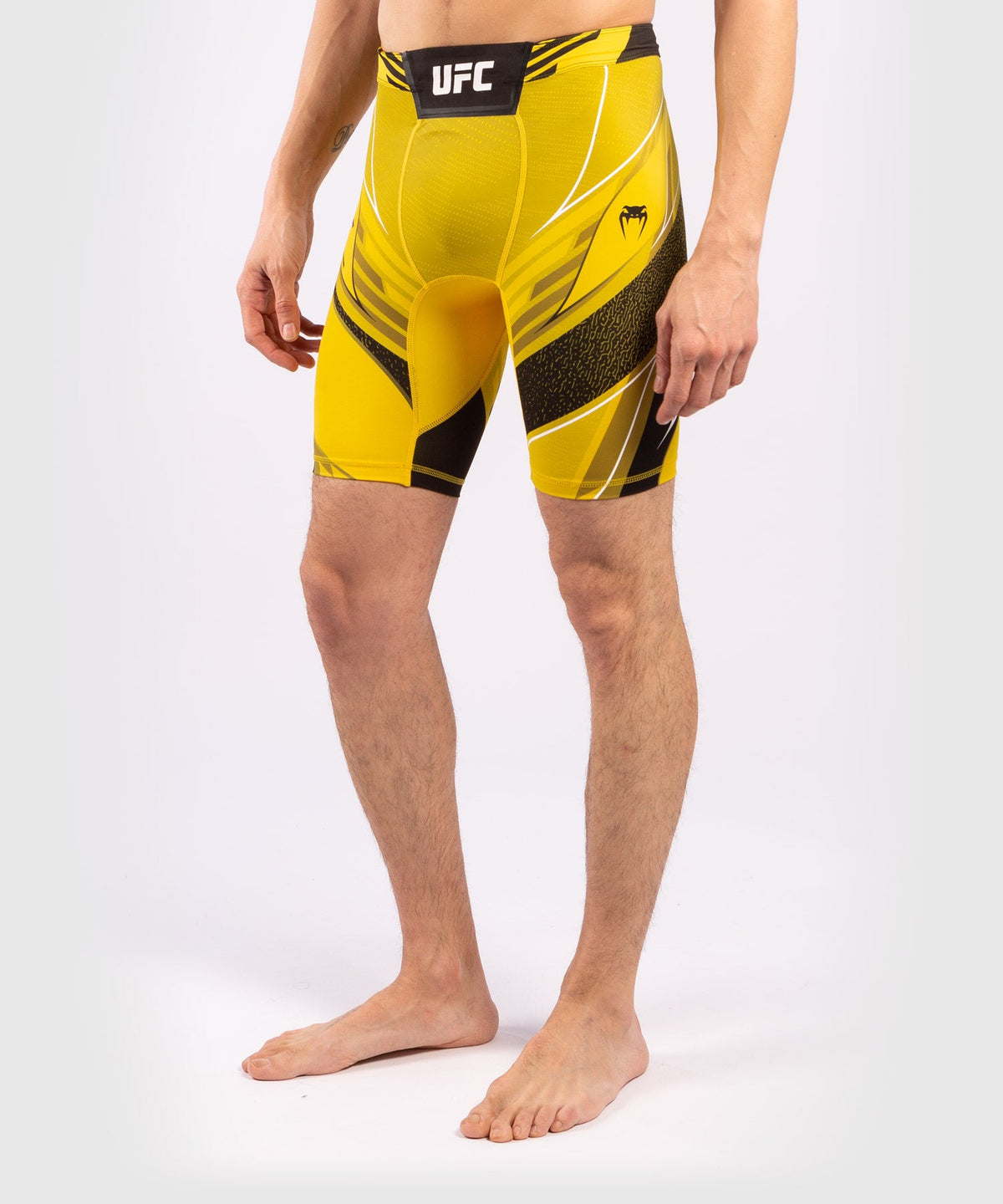 UFC Herren Kompressionsshorts Venum Authentic Fight Night - Long Cut - Gelb