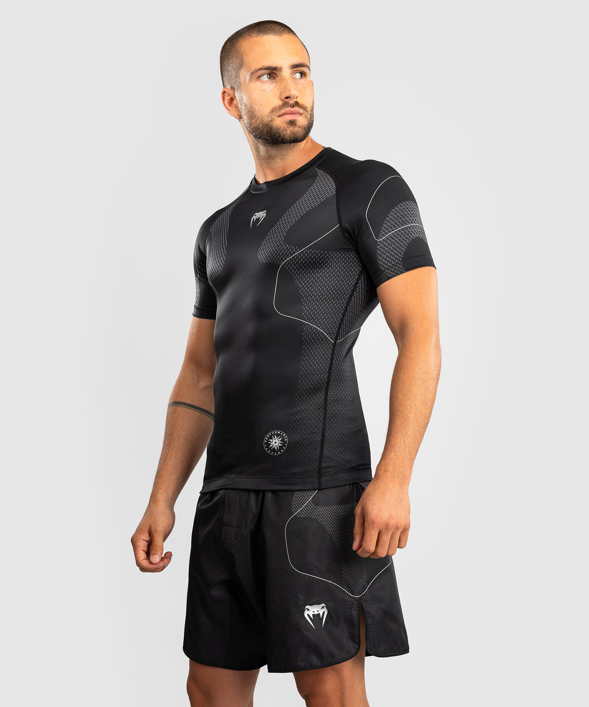 Venum Nexus Kurzarm Rashguard – Schwarz/Silber