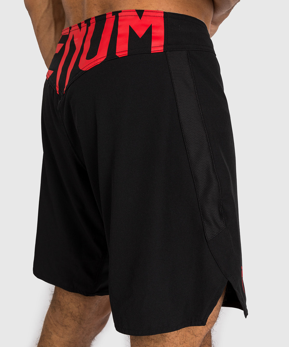 Venum Light 5.0 Fighshorts - Black/Red