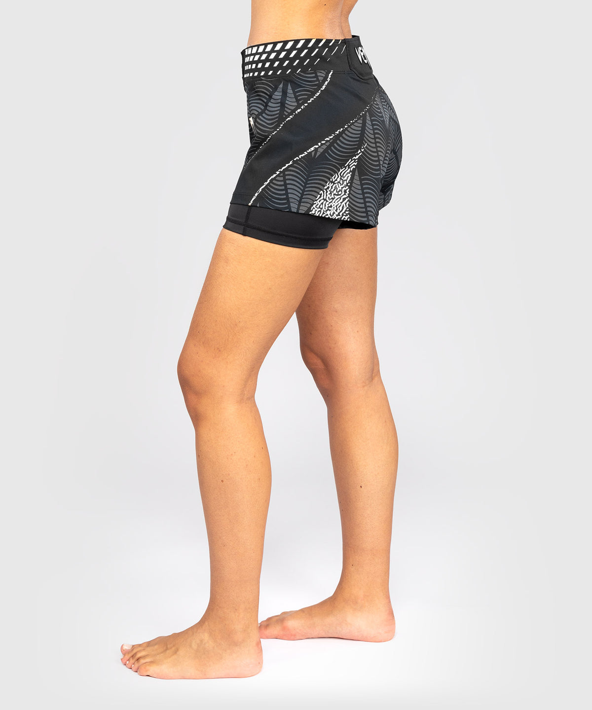 UFC Zenith by Venum Authentic Fight Night Kurze Passform Fight Short Damen - Schwarz