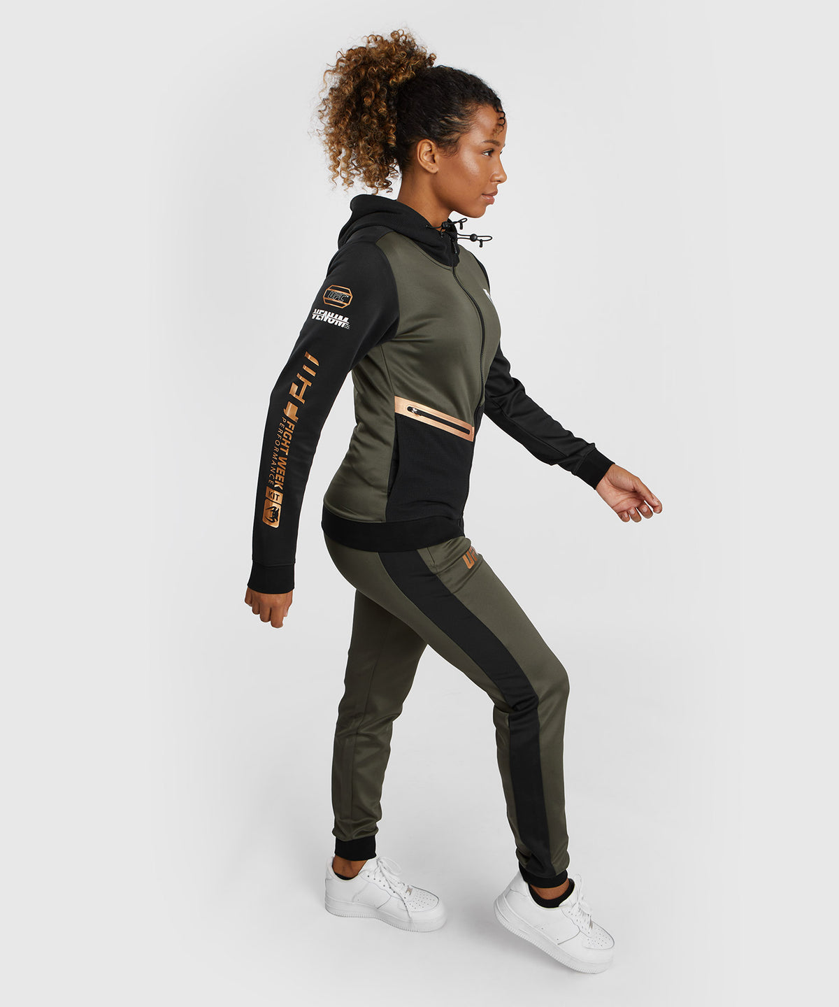 UFC Adrenaline by Venum Fight Week Sudadera con capucha y cremallera para mujer - Caqui/Bronce