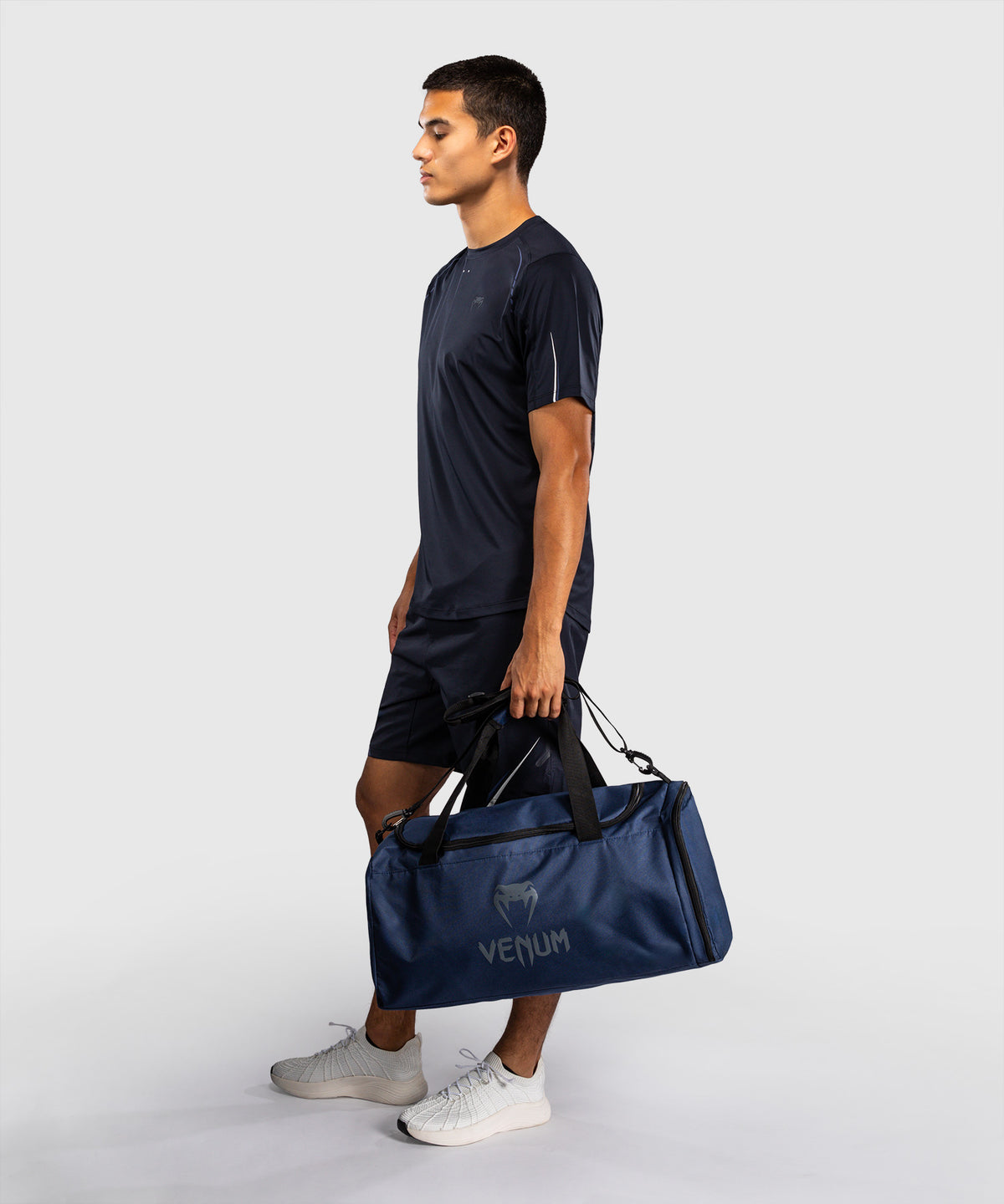 Venum Essential Sporttasche (37 L) - Marineblau