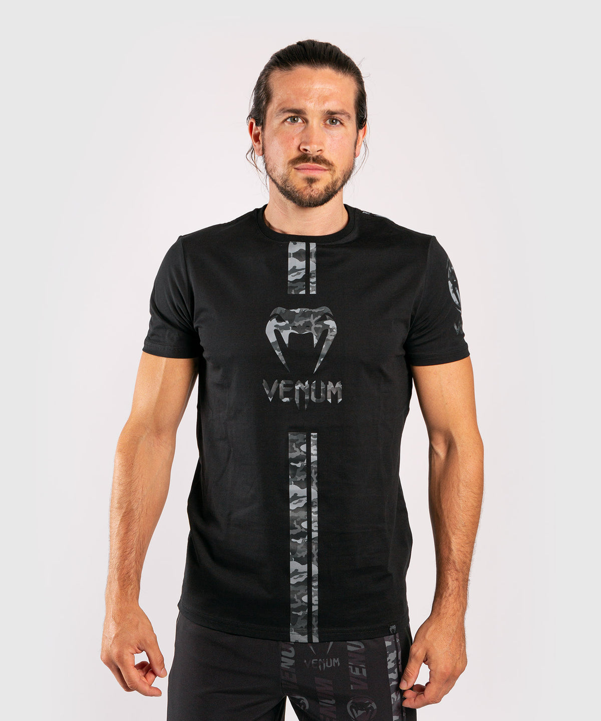 Camiseta Venum Logos - Negro/Camo Urbano