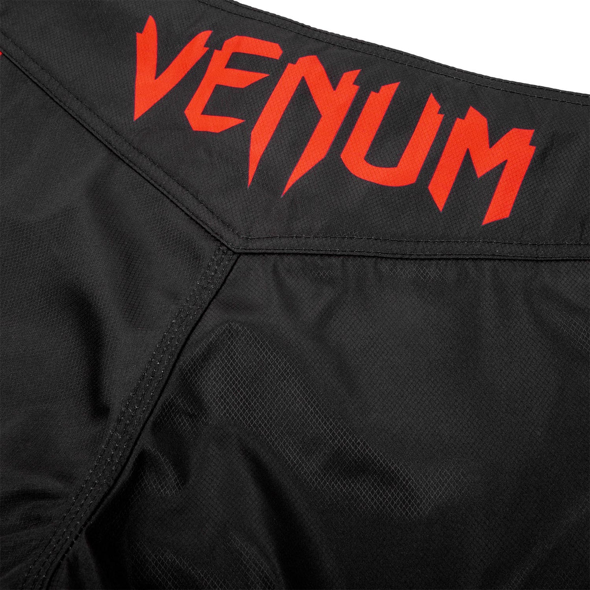 Pantaloncini da combattimento Venum Signature - Nero/Rosso