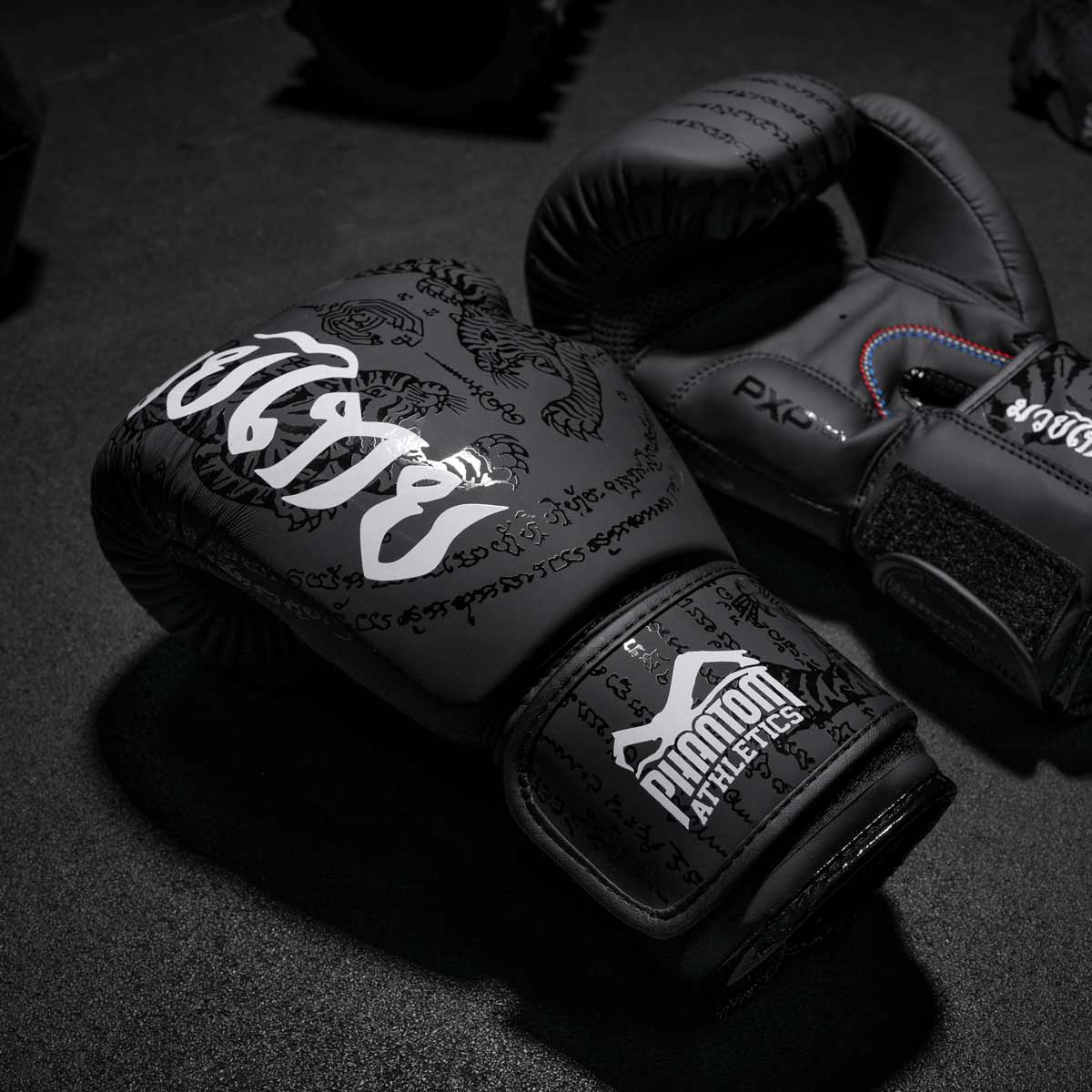 Phantom Athletics Muay Thai Guantes de Boxeo - Negro