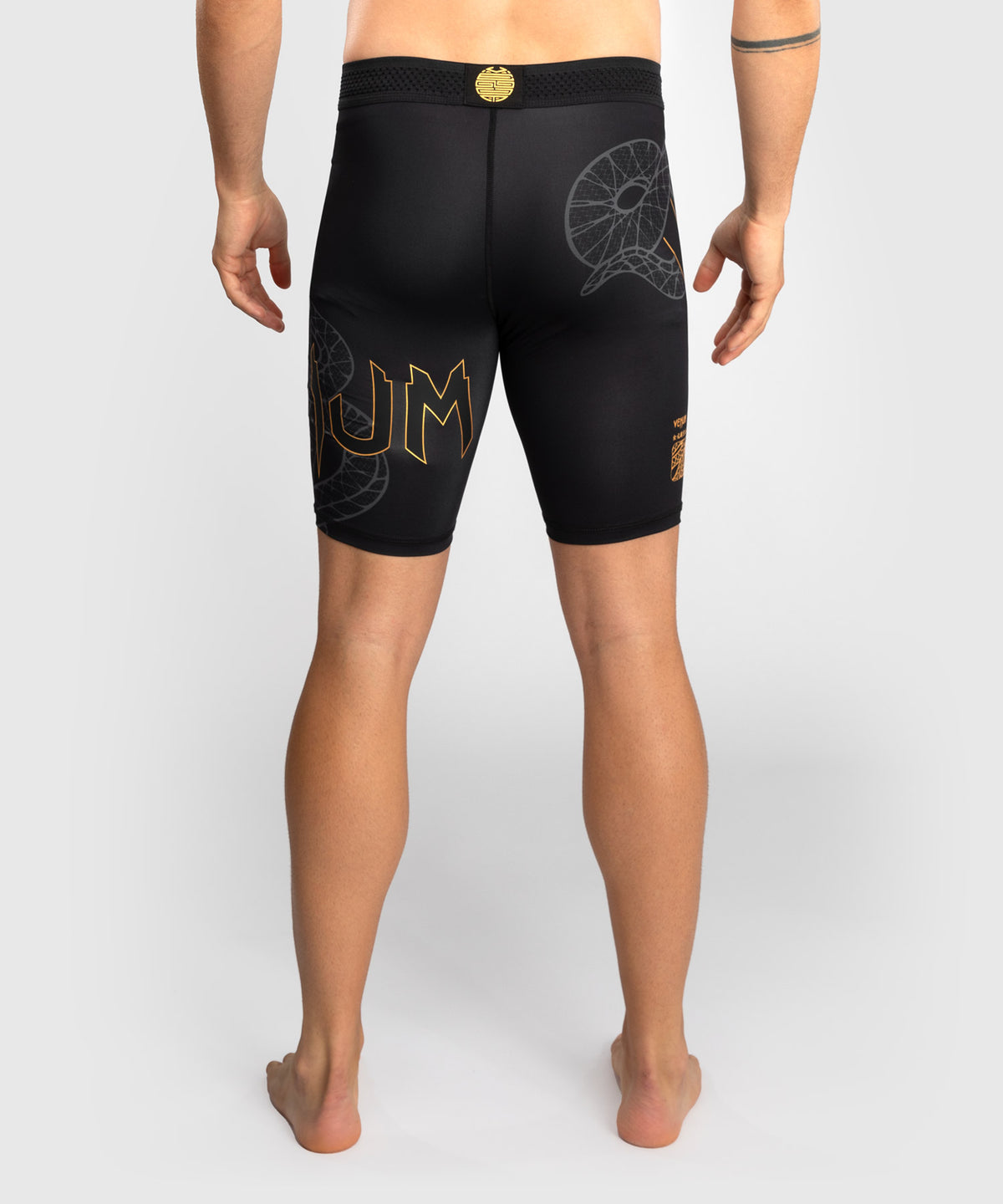 Venum Serpenti Shorts Vale Tudo – Negro/Plata/Dorado