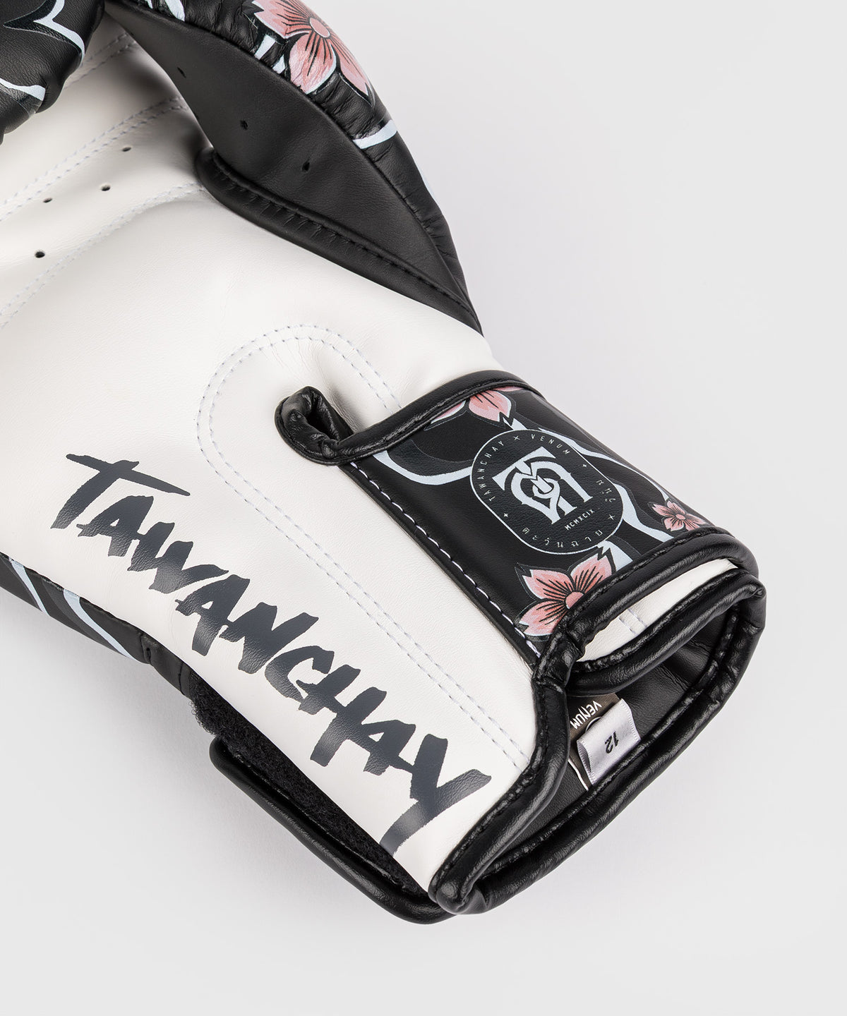 Venum Elite x Tawanchay Boxing gloves - Black/White