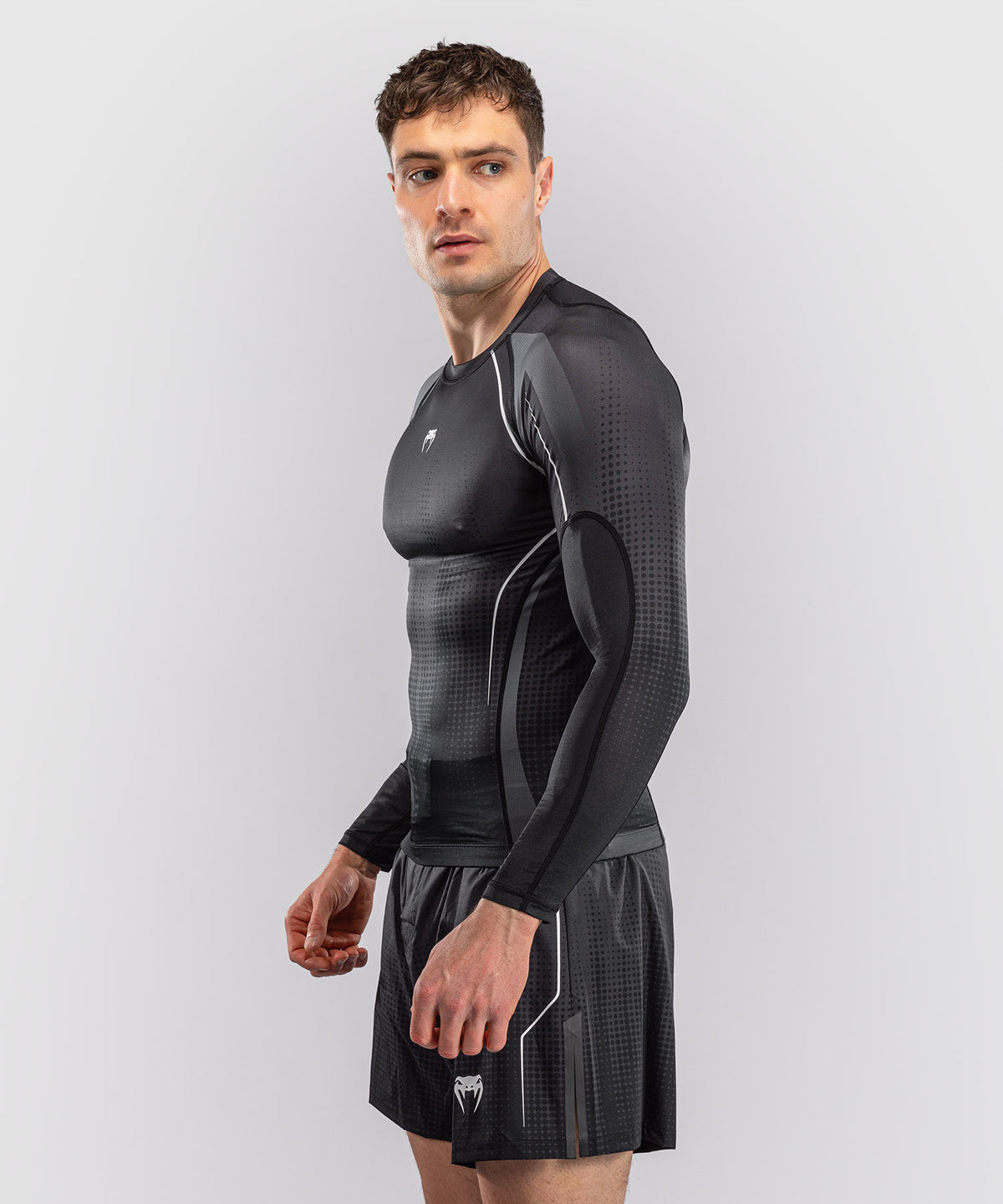 Venum Stealth Rashguard Manga Larga – Negro/Blanco