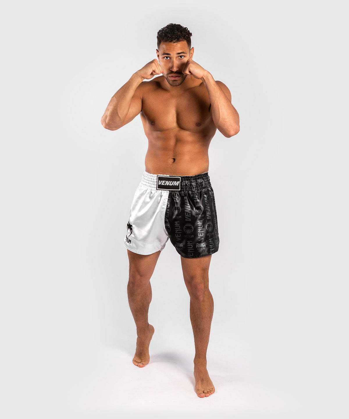 Venum Logos Muay Thai Shorts - Schwarz/Weiß