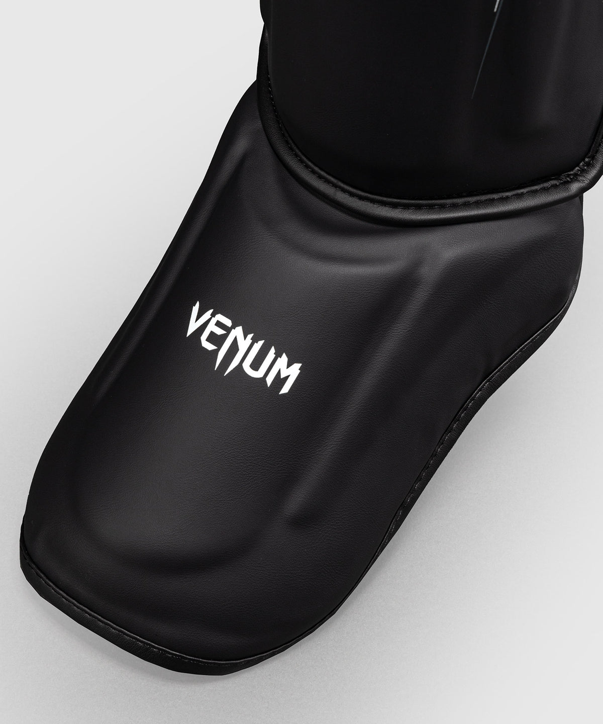 Venum Streamline Shin Guards - Black/White
