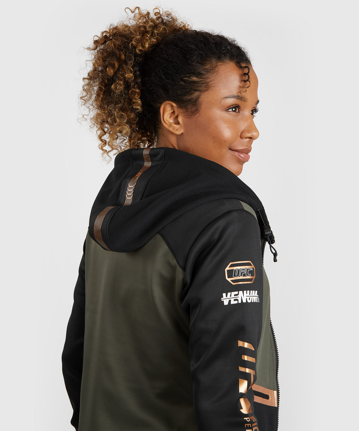 UFC Adrenaline by Venum Fight Week Sudadera con capucha y cremallera para mujer - Caqui/Bronce