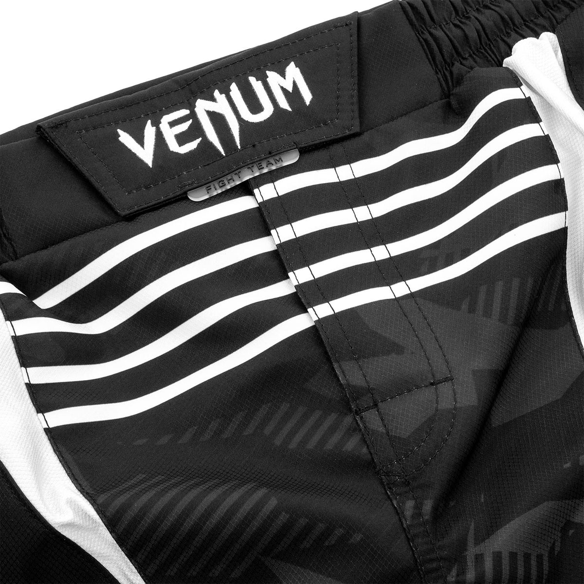 Venum Okinawa Kampfshort 2.0 - Schwarz/Weiß