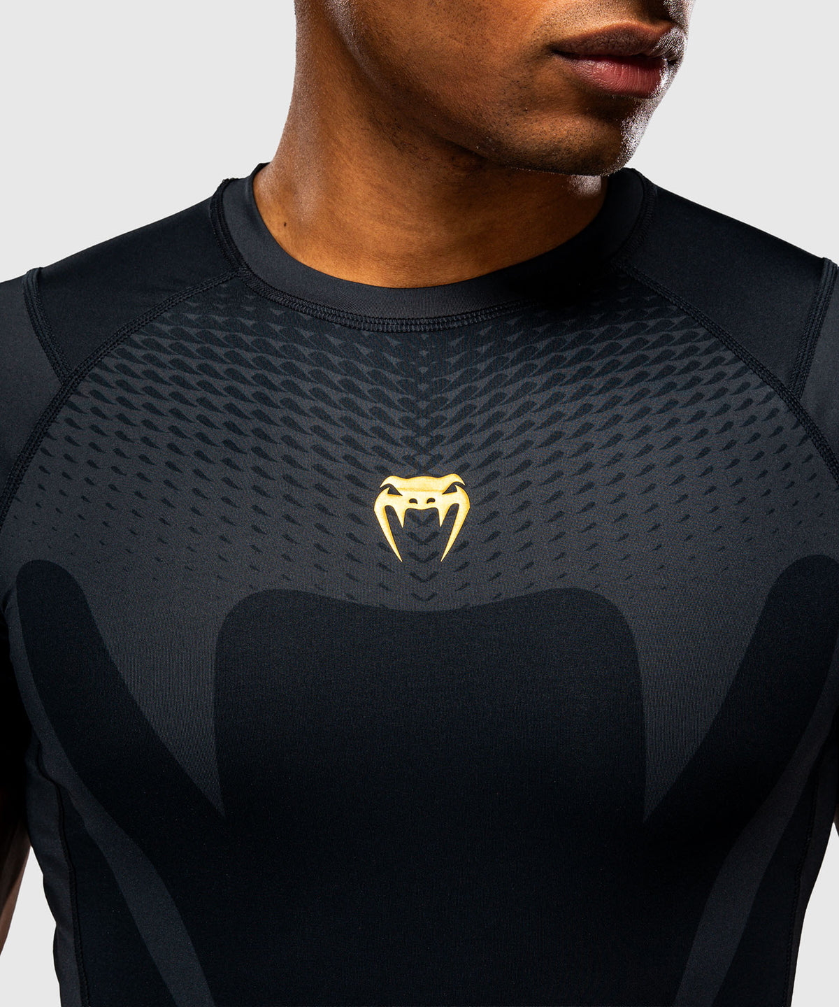 Venum Attack Rashguard a maniche corte - Nero/Oro