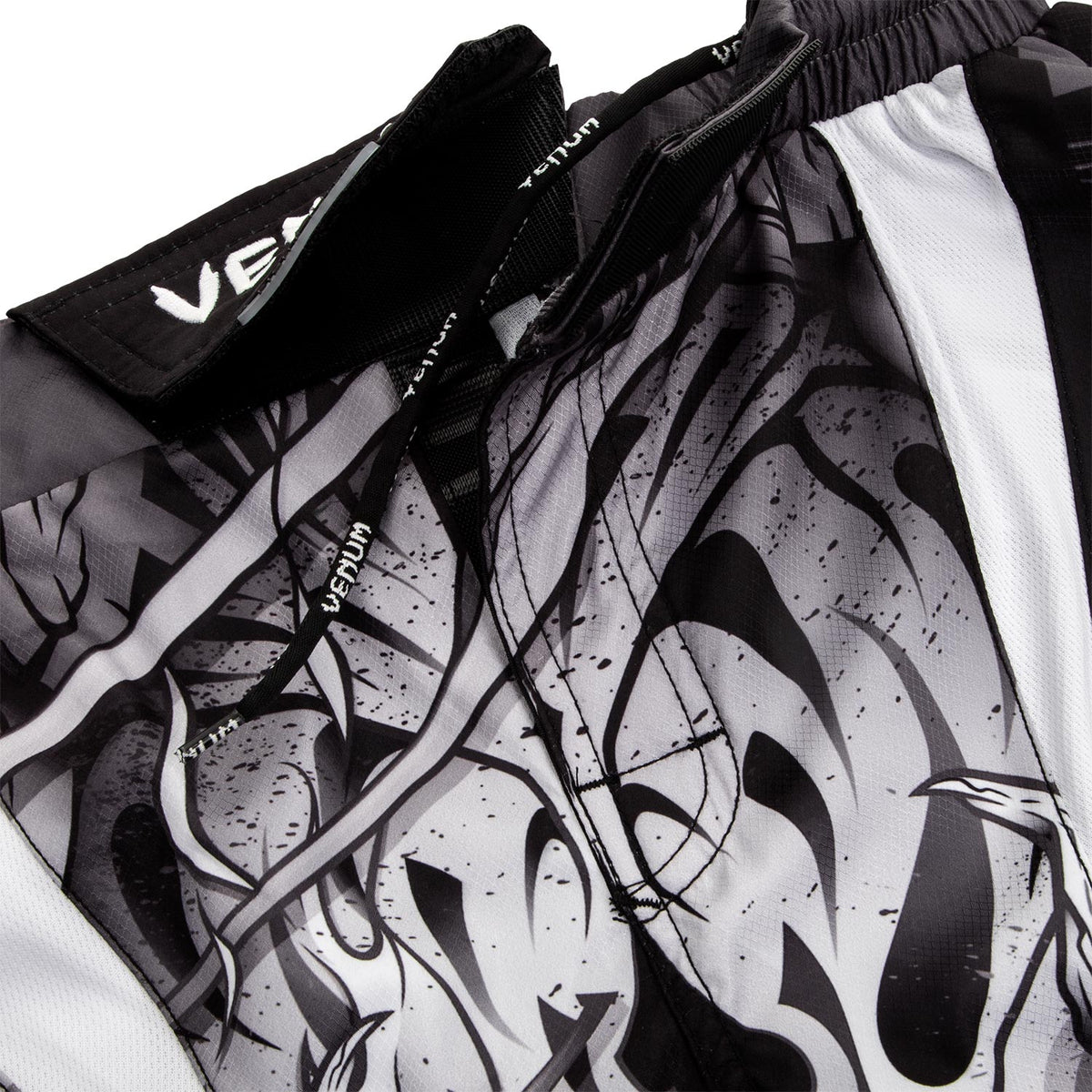 Pantaloncini da combattimento Venum Devil - Bianchi/Neri